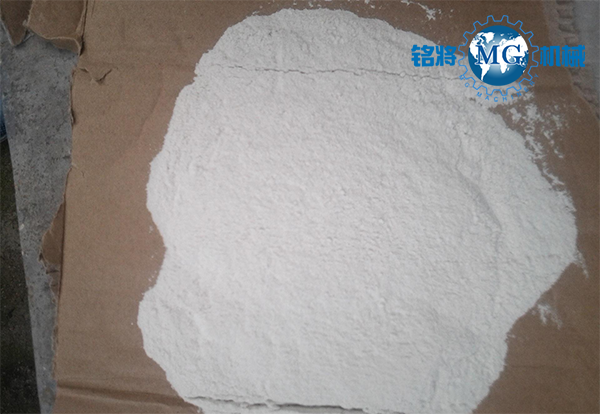 刮墻用膩?zhàn)臃圻€是膩?zhàn)痈啵? alt=