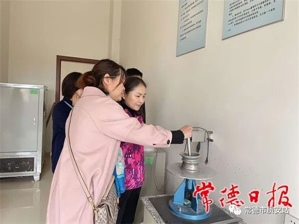 常德市采取“雙隨機、一公開”，抽檢22家預(yù)拌砼、預(yù)拌砂漿生產(chǎn)企業(yè)