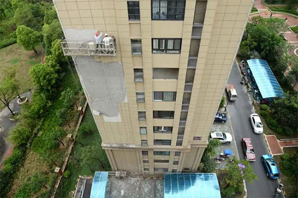 外墻真石漆附著力差導(dǎo)致脫落是哪里出了問題？